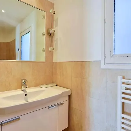 Coastal Elegance Stunning Kami Holiday home