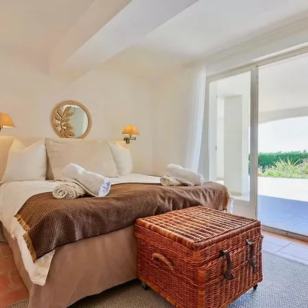 Holiday home Coastal Elegance Stunning Kami *