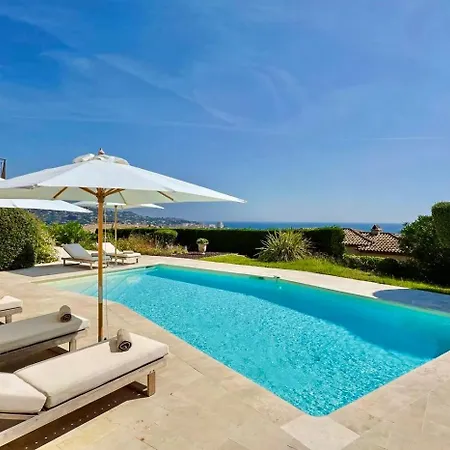 Holiday home Coastal Elegance Stunning Kami